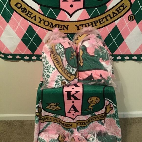Alpha Kappa Alpha Sorority Blanket throw - Picture 3 of 4